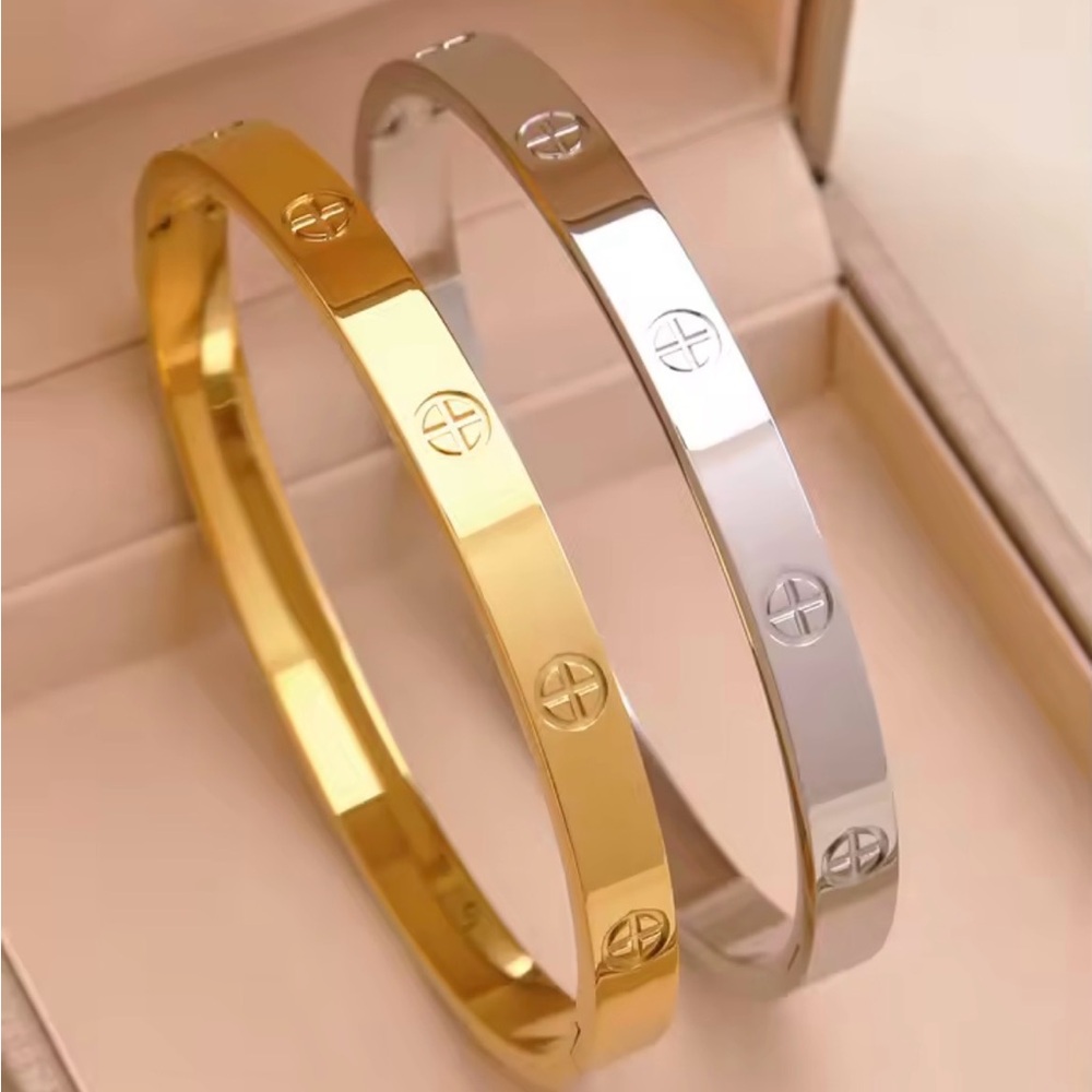 Gold and Silver Bangle bracelet please ask me which size I have any size